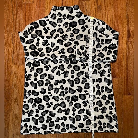 Tahari White Black Animal Print Long 3/4 Sleeve Mock
Neck Sweater Size Small - Picture 3 of 8